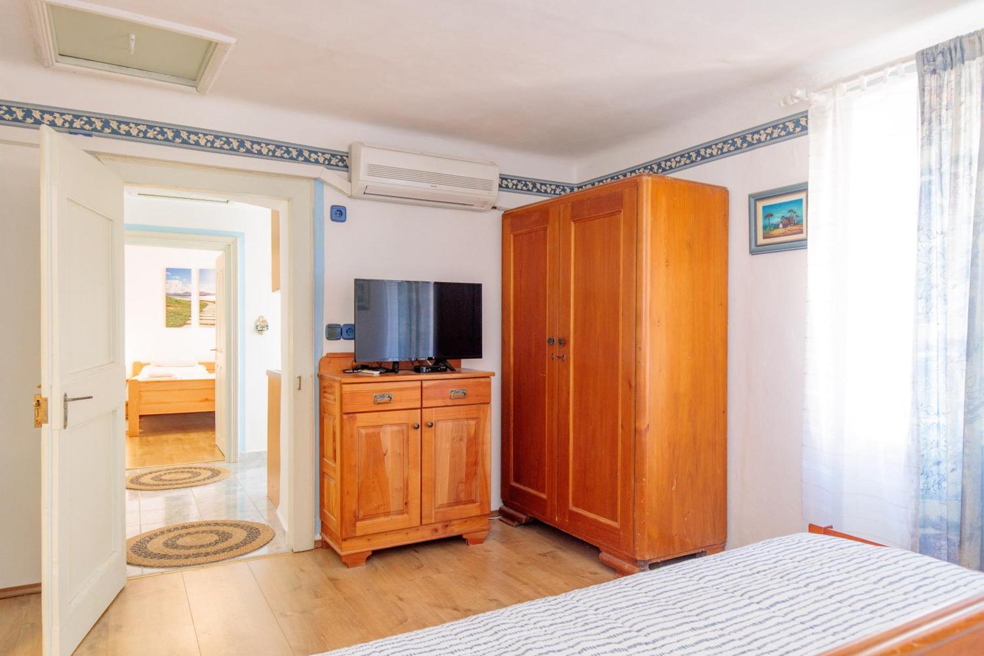 Apartment Villa Marija, Pinezici Крк Екстер'єр фото